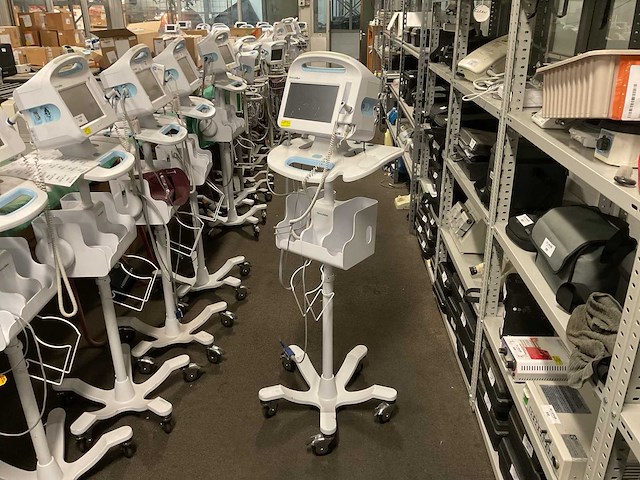 Welchallyn vital signs 6000 series patiëntmonitor - afbeelding 2 van  4