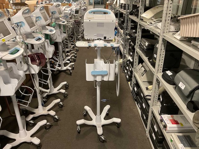 Welchallyn vital signs 6000 series patiëntmonitor - afbeelding 3 van  4