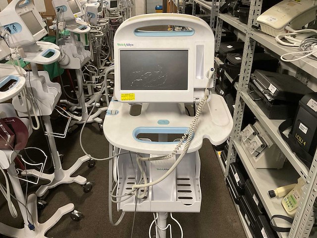 Welchallyn vital signs 6000 series patiëntmonitor - afbeelding 4 van  4