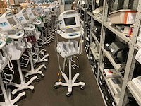 Welchallyn vital signs 6000 series patiëntmonitor - afbeelding 1 van  4