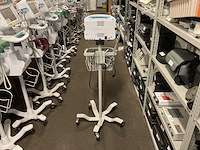 Welchallyn vital signs 6000 series patiëntmonitor - afbeelding 3 van  4