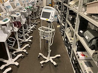 Welchallyn vital signs 6000 series patiëntmonitor - afbeelding 2 van  4