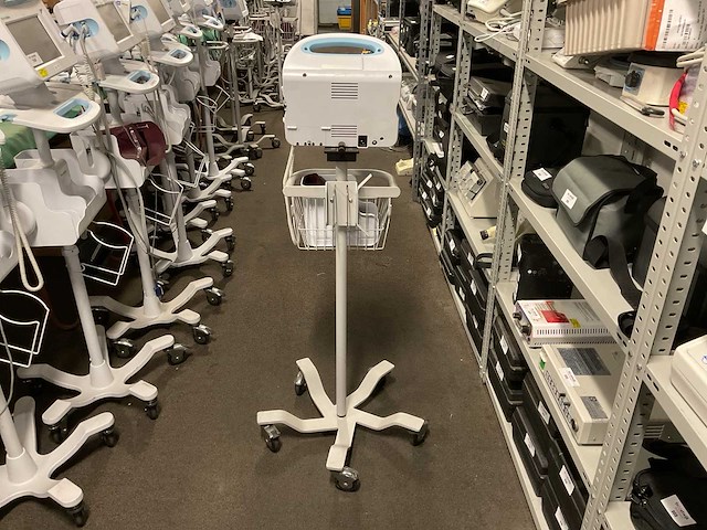 Welchallyn vital signs 6000 series patiëntmonitor - afbeelding 3 van  4