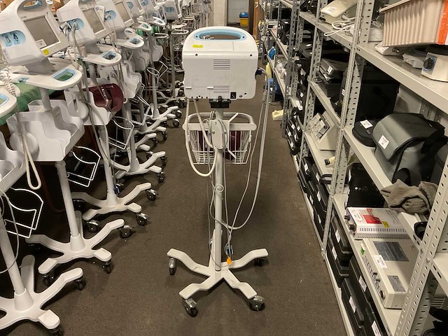 Welchallyn vital signs 6000 series patiëntmonitor - afbeelding 3 van  4