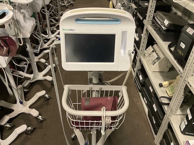 Welchallyn vital signs 6000 series patiëntmonitor - afbeelding 4 van  4