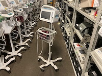 Welchallyn vital signs 6000 series patiëntmonitor - afbeelding 2 van  4