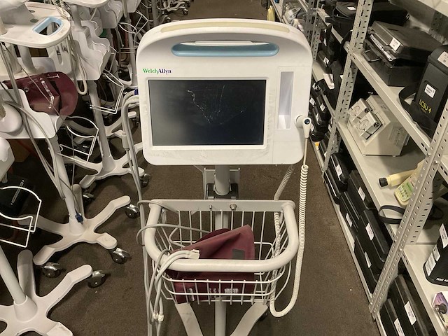 Welchallyn vital signs 6000 series patiëntmonitor - afbeelding 4 van  4