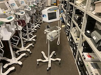 Welchallyn vital signs 6000 series patiëntmonitor - afbeelding 1 van  5