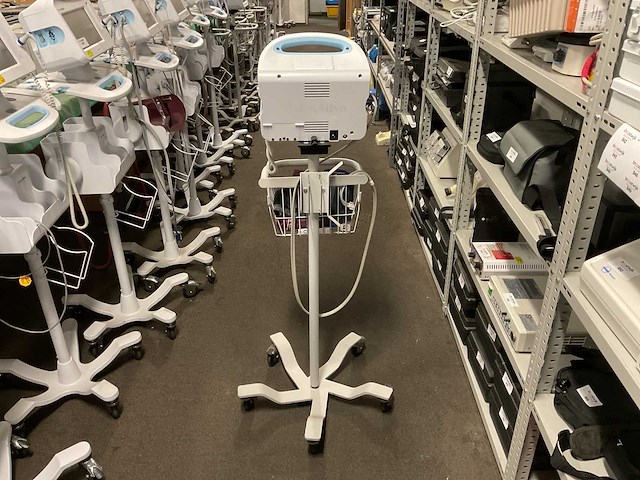 Welchallyn vital signs 6000 series patiëntmonitor - afbeelding 3 van  4