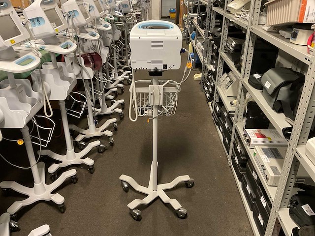 Welchallyn vital signs 6000 series patiëntmonitor - afbeelding 3 van  4