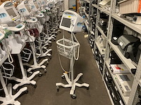 Welchallyn vital signs 6000 series patiëntmonitor - afbeelding 2 van  4