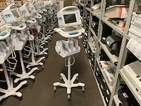 Welchallyn vital signs 6000 series patiëntmonitor - afbeelding 1 van  4