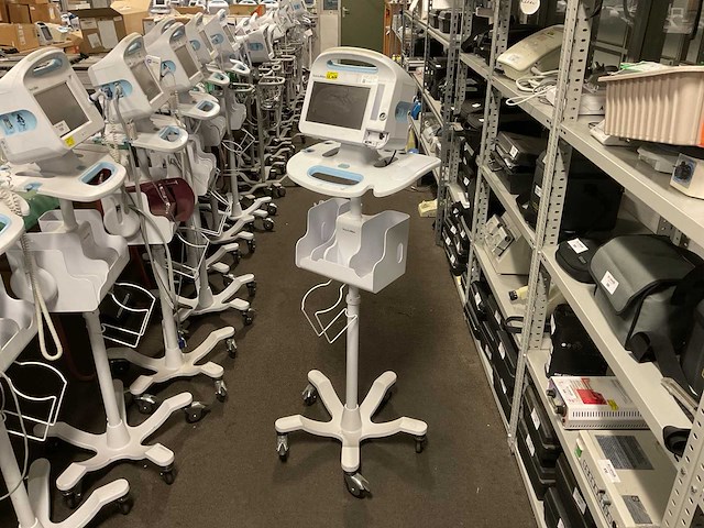 Welchallyn vital signs 6000 series patiëntmonitor - afbeelding 2 van  4
