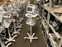 Welchallyn vital signs 6000 series patiëntmonitor - afbeelding 2 van  4