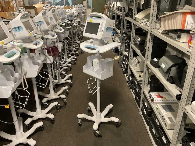 Welchallyn vital signs 6000 series patiëntmonitor - afbeelding 2 van  4