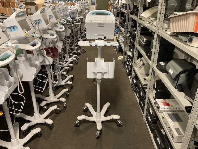 Welchallyn vital signs 6000 series patiëntmonitor - afbeelding 3 van  4