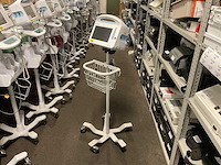 Welchallyn vital signs 6000 series patiëntmonitor - afbeelding 2 van  4