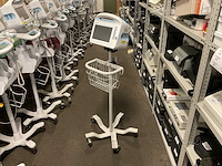 Welchallyn vital signs 6000 series patiëntmonitor - afbeelding 2 van  4