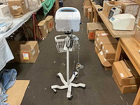 Welchallyn vital signs 6000 series patiëntmonitor - afbeelding 3 van  4