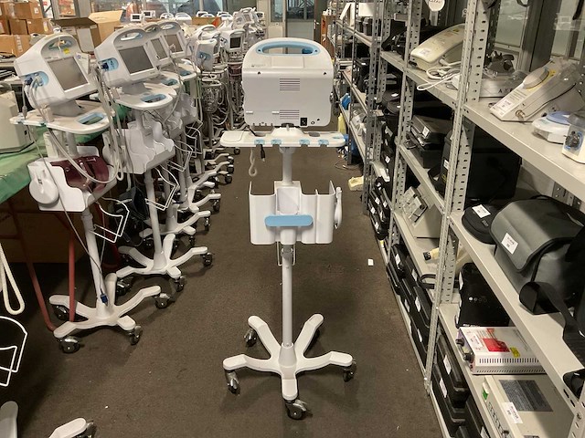 Welchallyn vital signs 6000 series patiëntmonitor - afbeelding 3 van  4