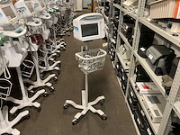 Welchallyn vital signs 6000 series patiëntmonitor - afbeelding 1 van  4