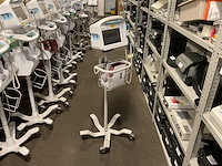 Welchallyn vital signs 6000 series patiëntmonitor - afbeelding 1 van  4