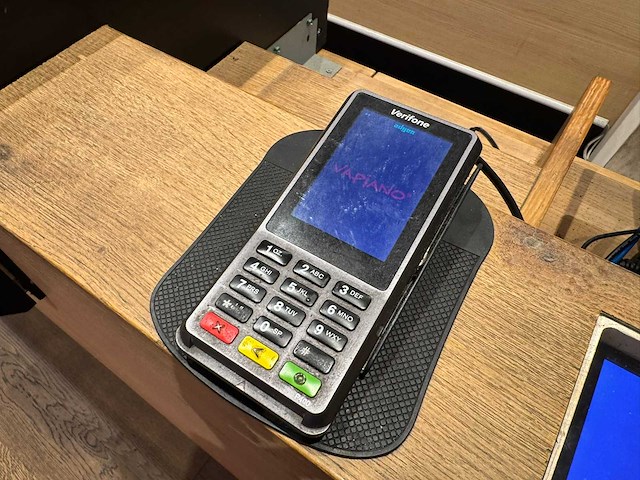 Welkomstbalie met apparatuur en gasten oproep systeem - afbeelding 17 van  18