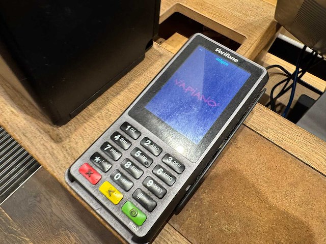 Welkomstbalie met apparatuur en gasten oproep systeem - afbeelding 18 van  18