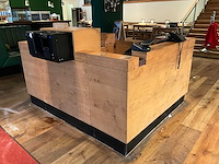 Welkomstbalie met apparatuur - afbeelding 7 van  14