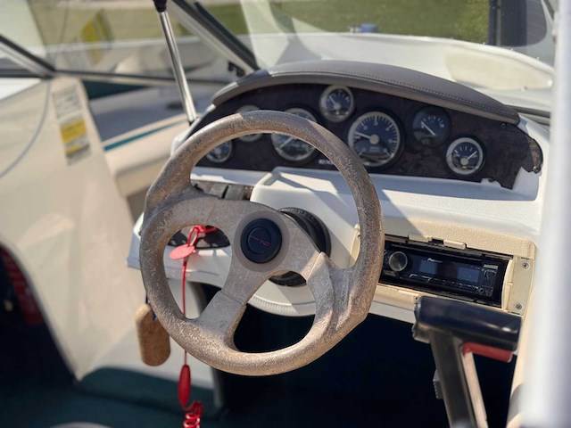 Wellcraft excel 175 speedboot met trailer - afbeelding 8 van  13