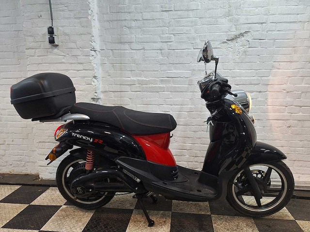 Wellicom trendy btc 45 km elektrische bromscooter - afbeelding 6 van  7