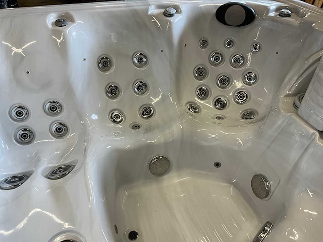 Wells discovery delux wm00432 jacuzzi - afbeelding 12 van  14
