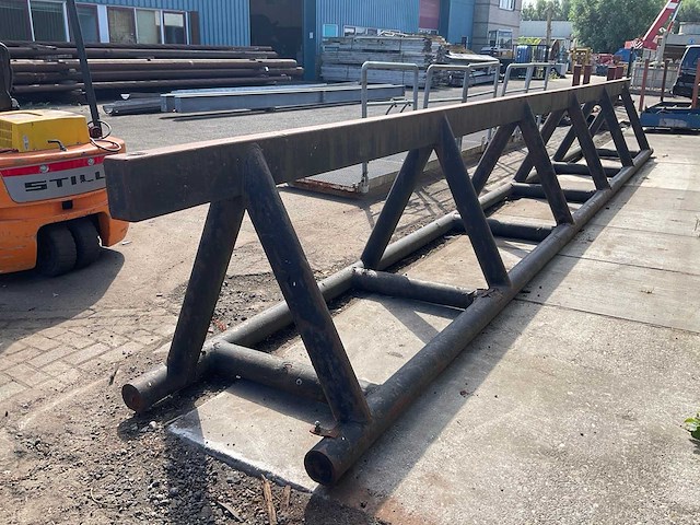 Werf bok "drill pipe beam" - afbeelding 2 van  3