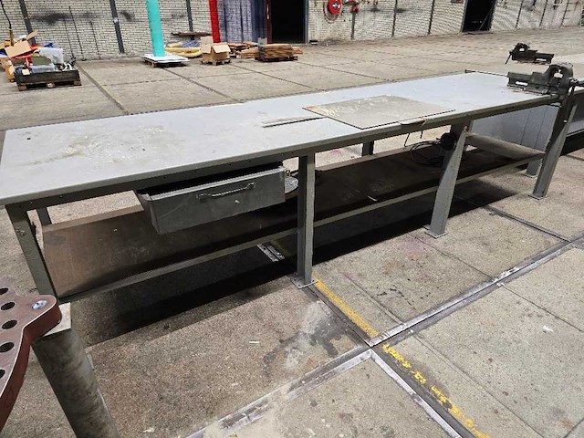 Werkbank - werkplaatsmeubilair - afbeelding 2 van  4