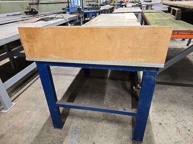 Werkbank - werkplaatsmeubilair - afbeelding 2 van  3