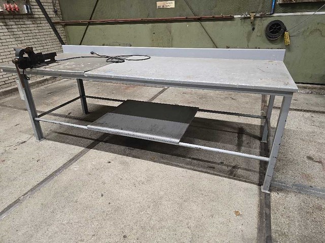 Werkbank - werkplaatsmeubilair - afbeelding 1 van  3