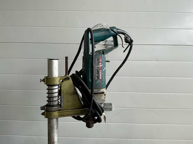 Werkbank, afkortcircelzaag, kolomboor en schuurmachine. - afbeelding 9 van  12