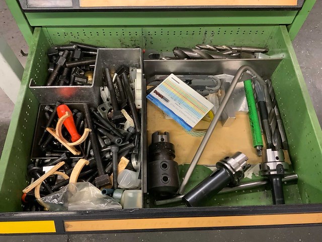 Werkbank en gereedschapskast met inhoud - afbeelding 2 van  17