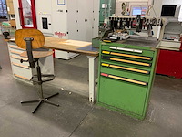 Werkbank en gereedschapskast met inhoud - afbeelding 10 van  17