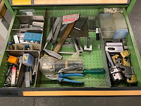 Werkbank en gereedschapskast met inhoud - afbeelding 15 van  17