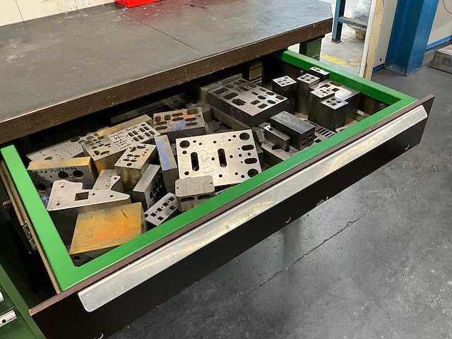 Werkbank en ladenkast - afbeelding 2 van  11