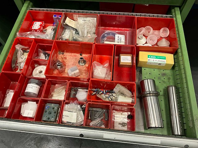 Werkbank en ladenkast - afbeelding 8 van  11