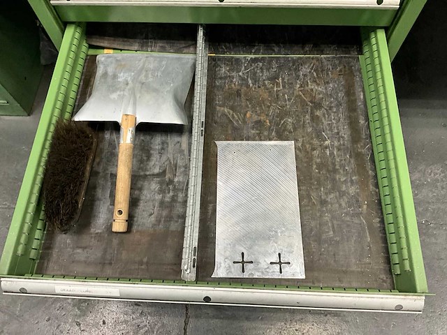 Werkbank en ladenkast - afbeelding 10 van  11