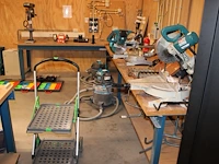Werkbank in hoekopstelling, afm. 290 x 400 cm v.v. onderplateau en werkhoogte 85 cm. - afbeelding 2 van  2