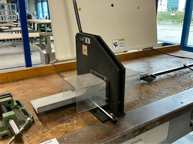 Werkbank + kabelgoot knipper - afbeelding 7 van  11