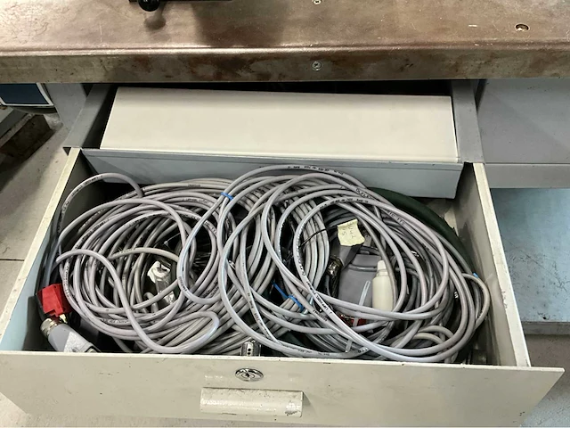 Werkbank + kabelgoot knipper - afbeelding 10 van  11
