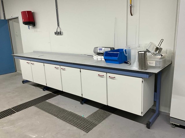 Werkbank / kast / spoelbak - afbeelding 4 van  13