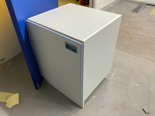 Werkbank / kast / spoelbak - afbeelding 7 van  13