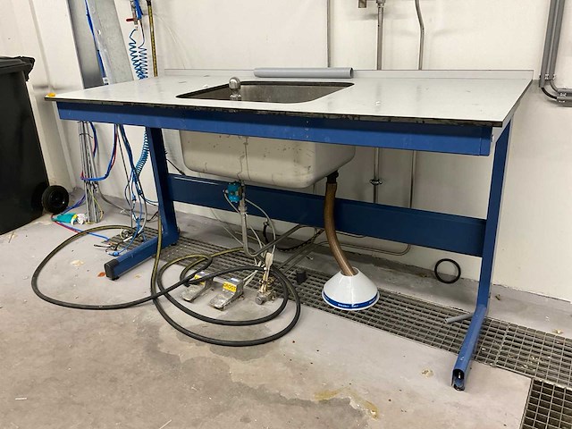 Werkbank / kast / spoelbak - afbeelding 13 van  13