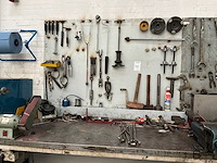 Werkbank met achterwand in houd - afbeelding 1 van  5